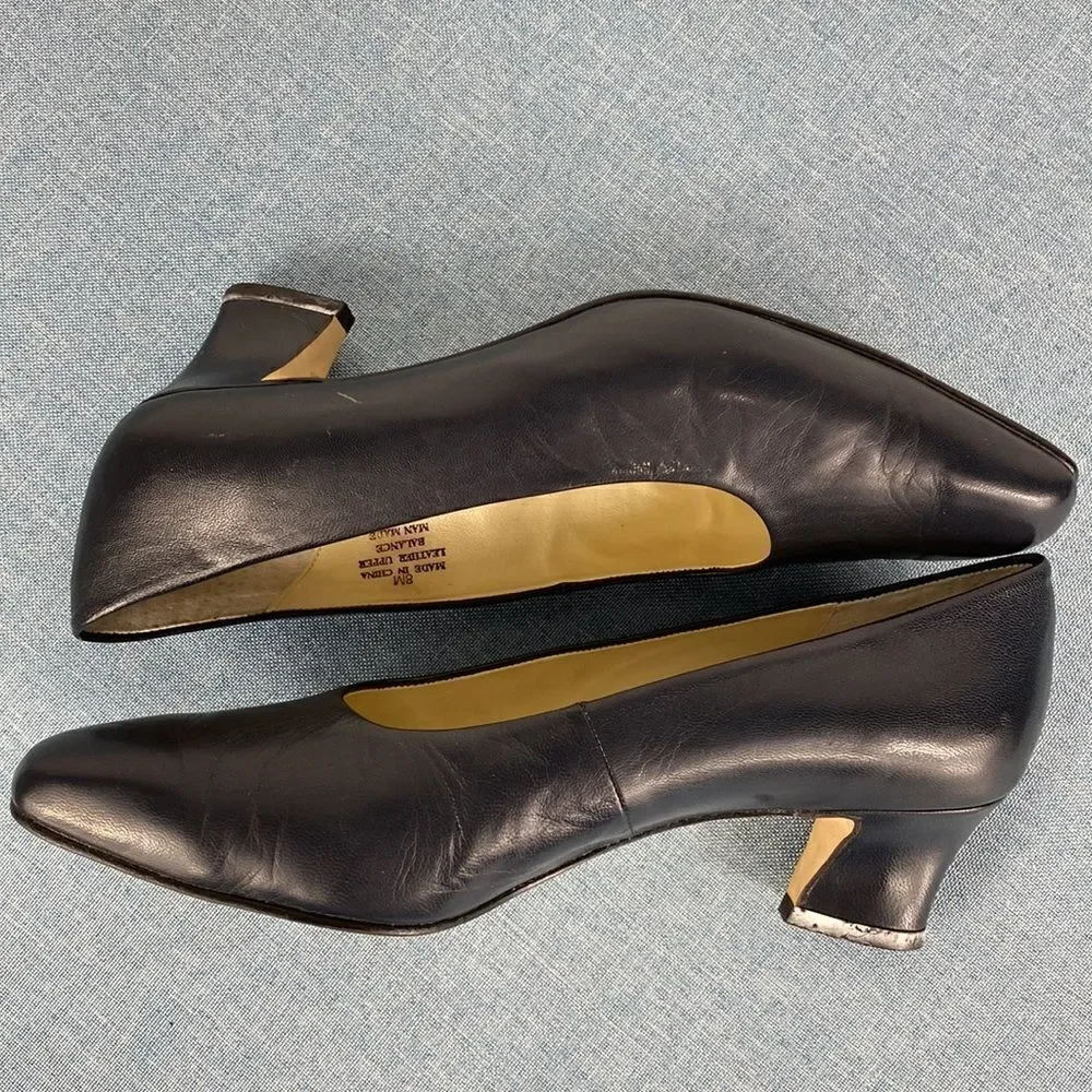 Andrew Geller classic black leather square toe heels size 8 M